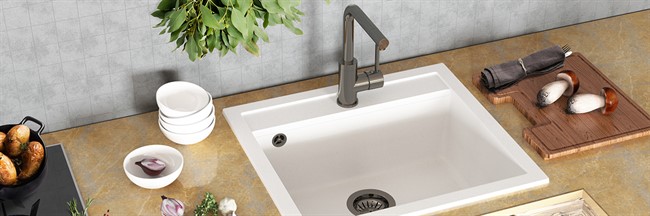 Zlatna, bakrena i grafit boja slavine.